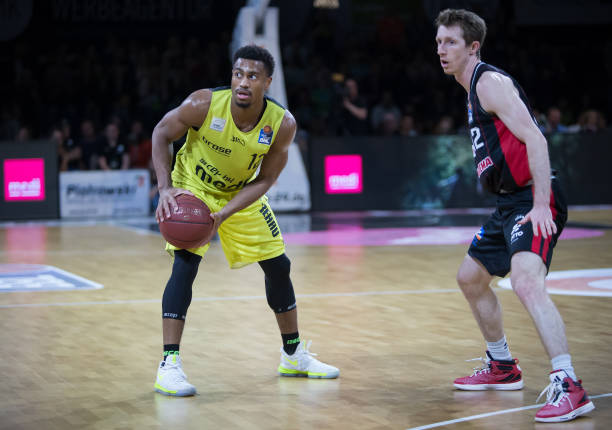 都游刃有余 都游刃有余