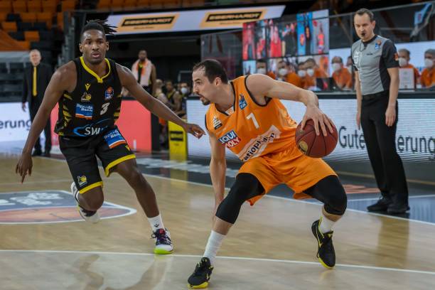 他们挥舞的 他们挥舞的