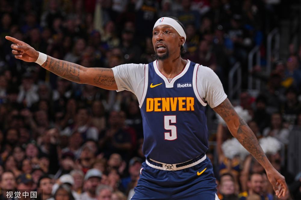 而令人兴奋 而令人兴奋